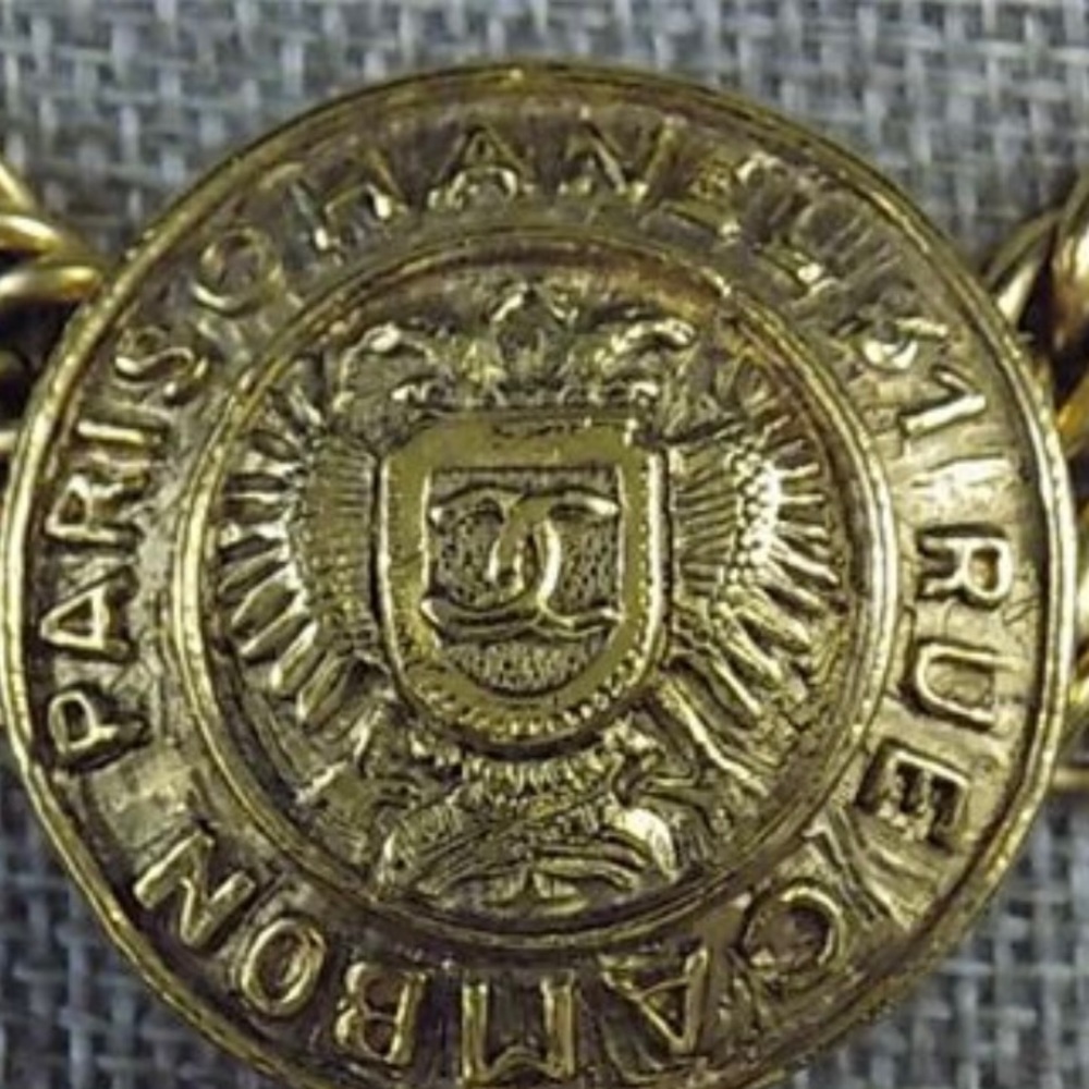 CHANEL Rare Vintage Rue Cambon Necklace - Picture 4 of 13